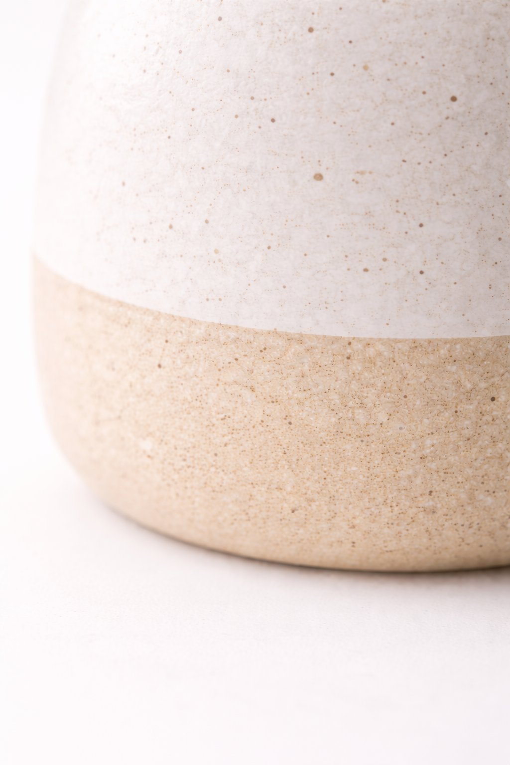 Ceramic Flower Vase Modern White Decorative Home Accent | Cerâmica Capuchos - Image 4